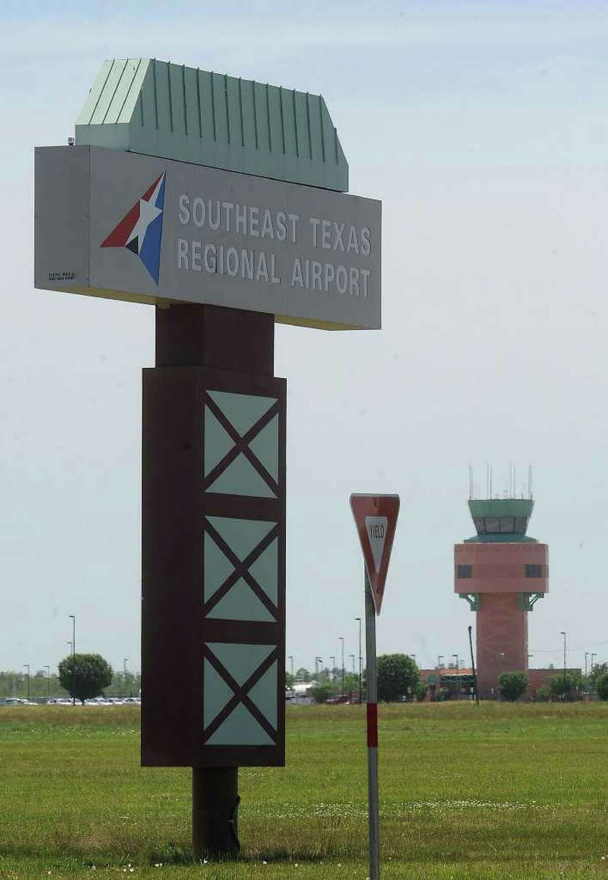 Beaumont airport hopes to attract airline with route to Florida