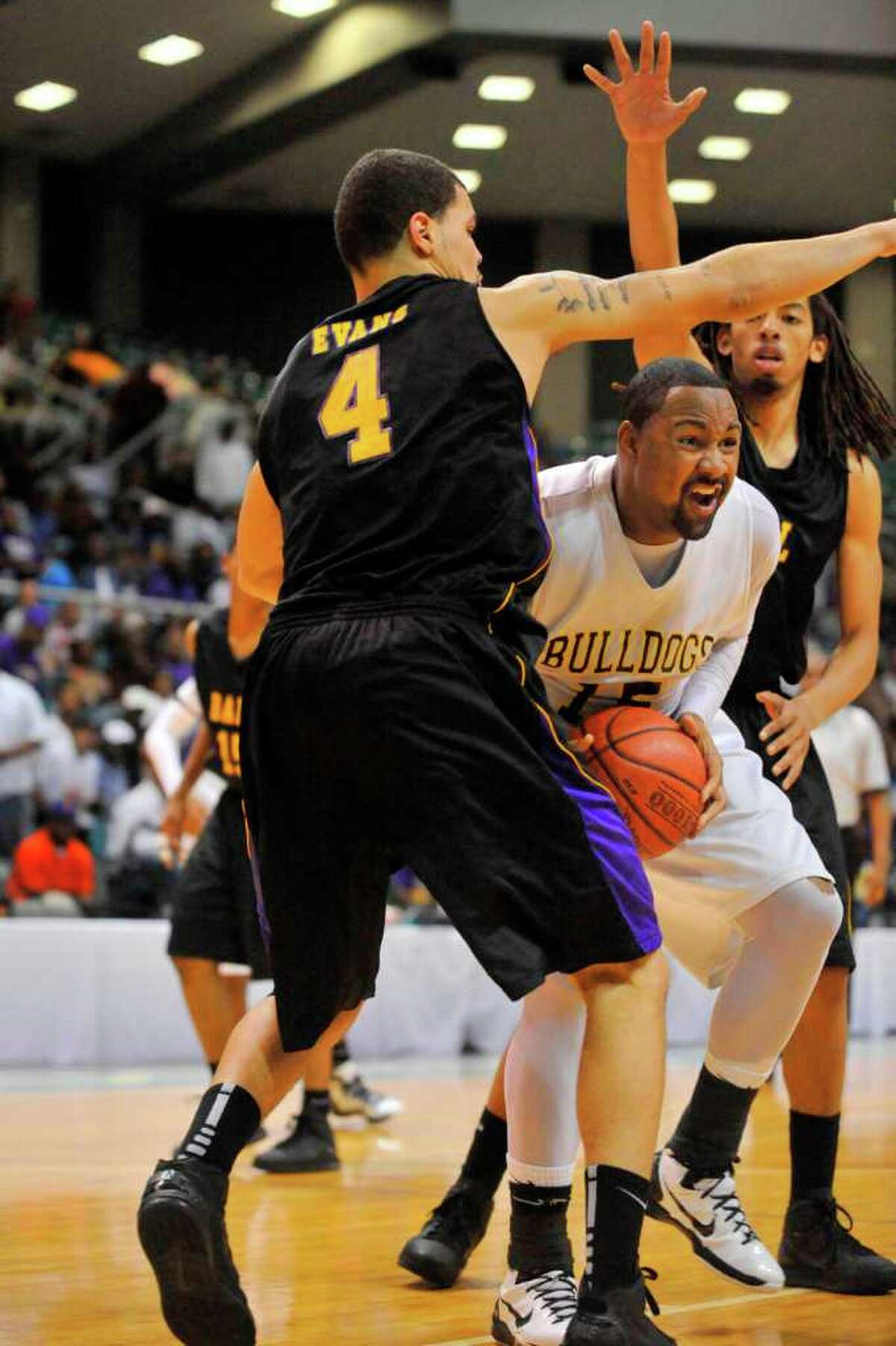 Nederland boys basketball team won't hang its heads over loss to