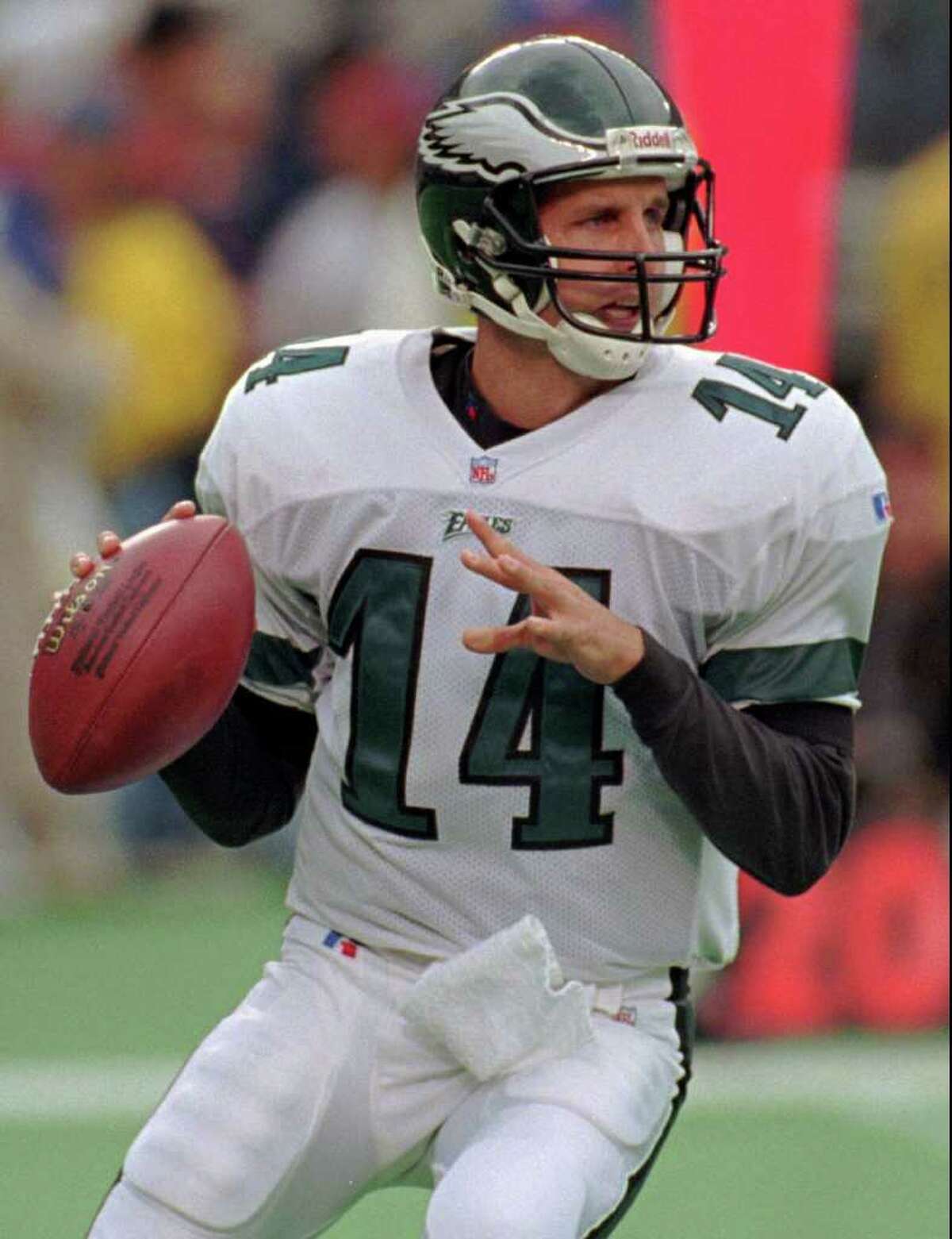 Philadelphia Eagles quarterback Ty Detmer prepares to pass in the second quarter vs. the Miami Dolphins, Sunday, Oct. 20, 1996, in Philadelphia's Veterans Stadium. Detmer has gone from being a woozy replacement to a winning starter for the Philadelphia Eagles.