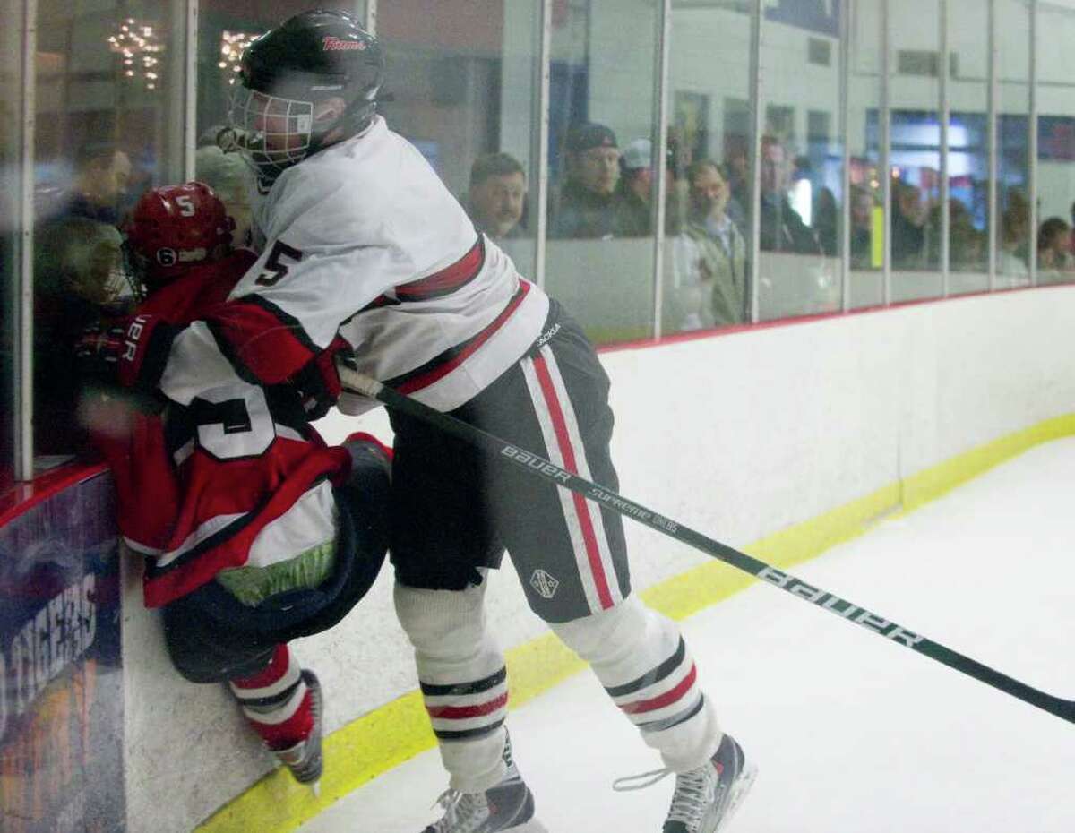 New Canaan hockey surges past Greenwich