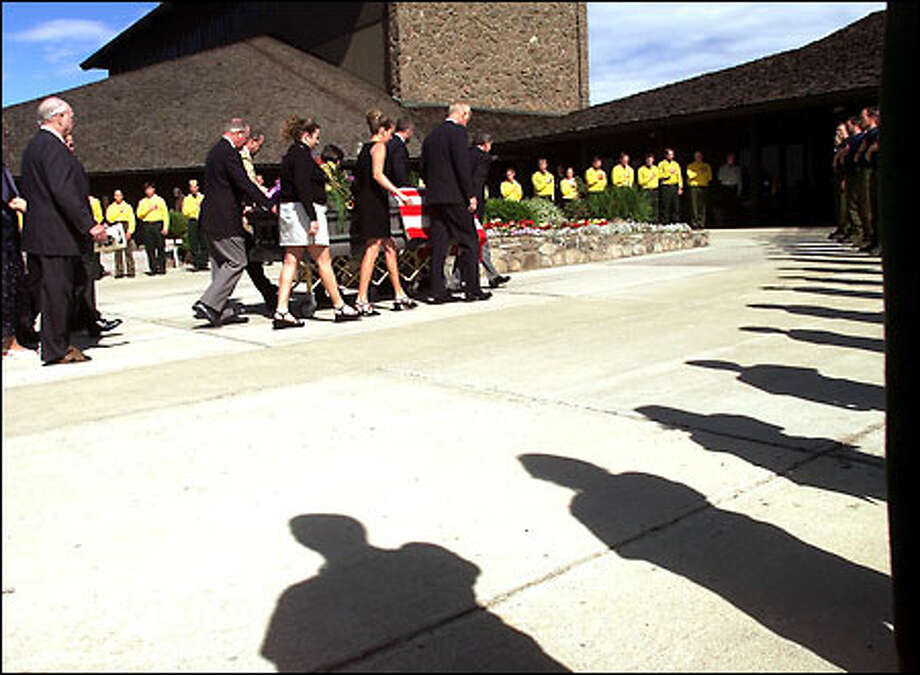 Solemn services for Thirtymile Fire victims draw hundreds