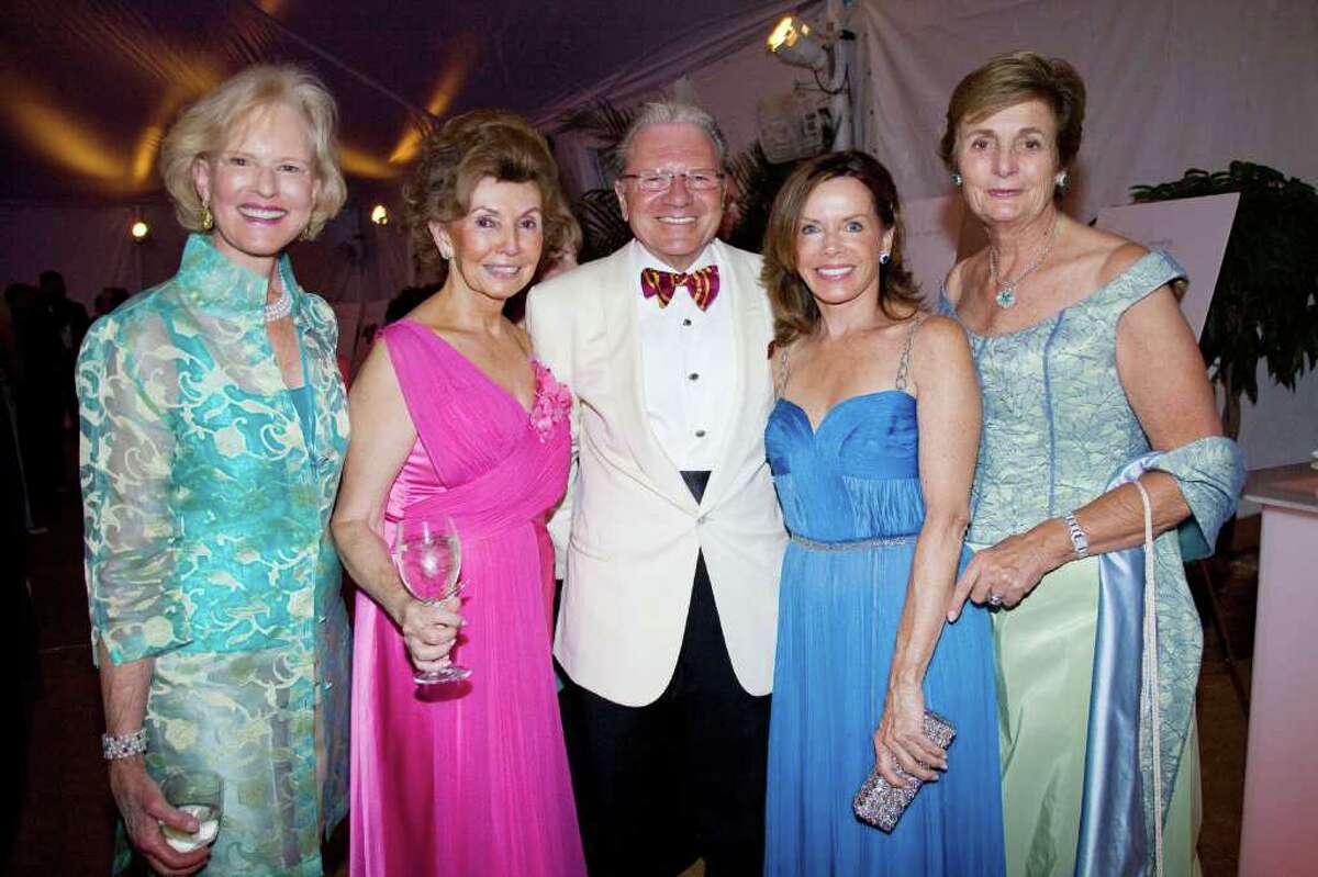 8 Greenwich residents among world's billionaires