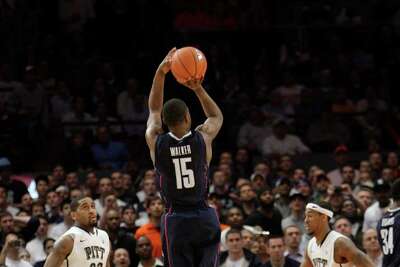 Kemba Walker S Buzzer Beater Lifts Uconn To Thrilling Win Over Pittsburgh