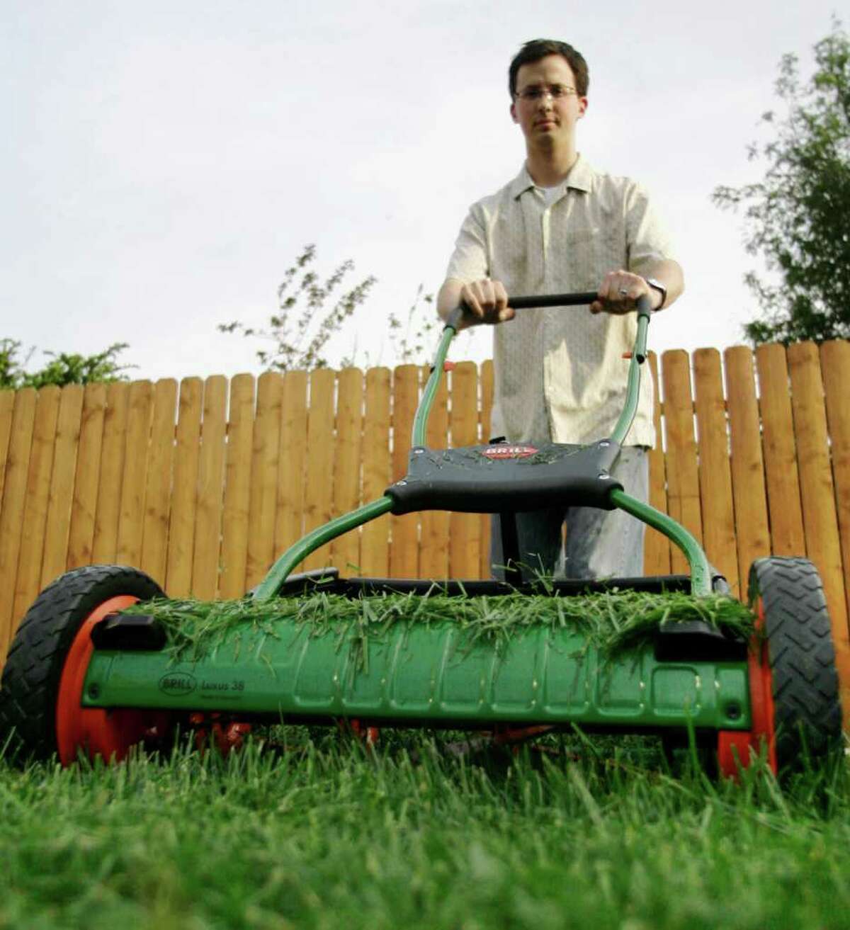 is-it-worth-getting-a-manual-lawn-mower-i-put-one-to-the-test-ideal-home