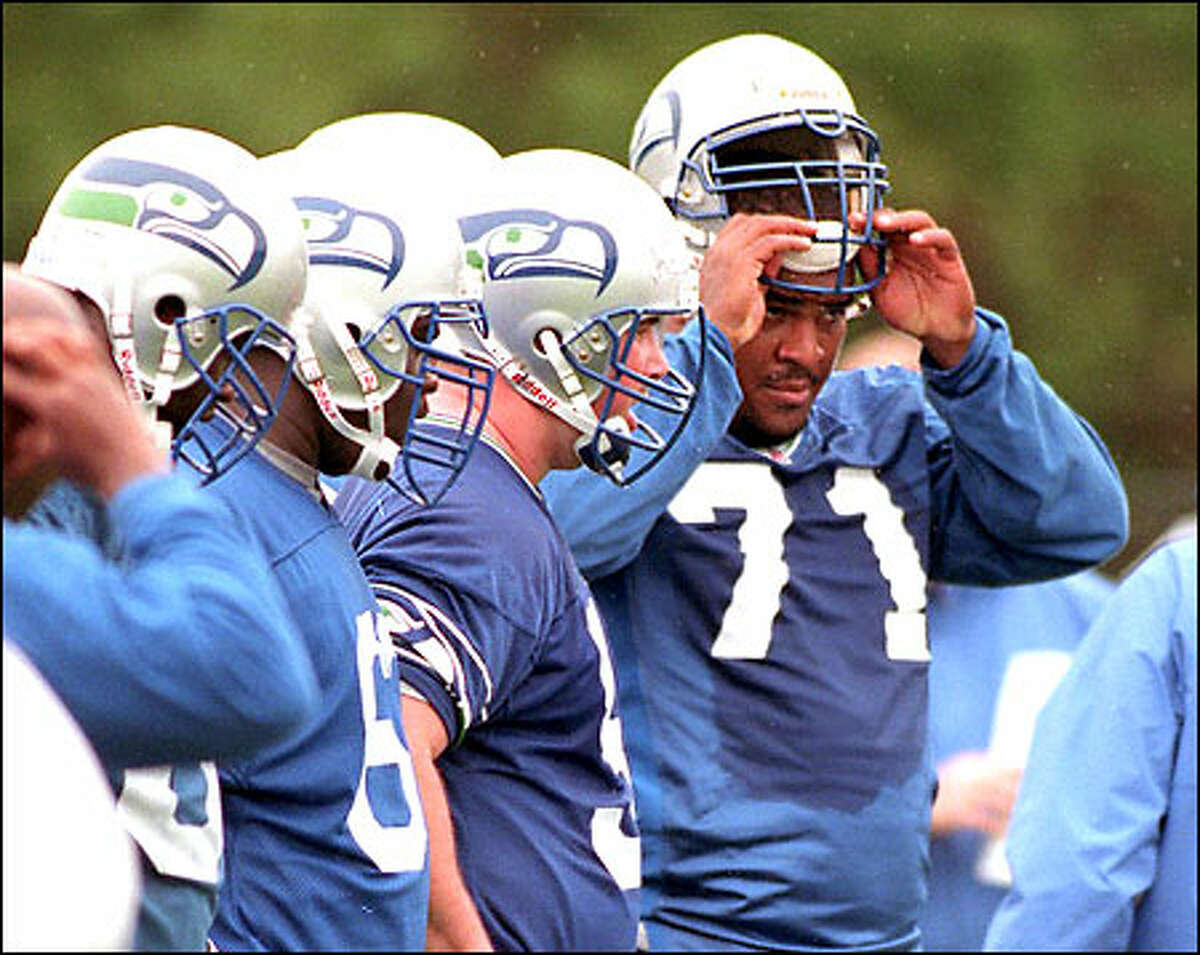 Tackle Walter Jones is the only offensive lineman in Seahawks history to play in the Pro Bowl.