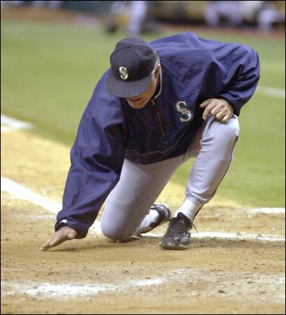 Lou Piniella's tantrum reminds man's father how entertaining