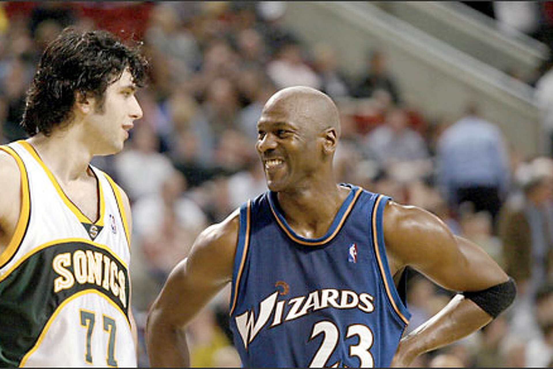 Past his prime, Jordan still provides glimpses of greatness