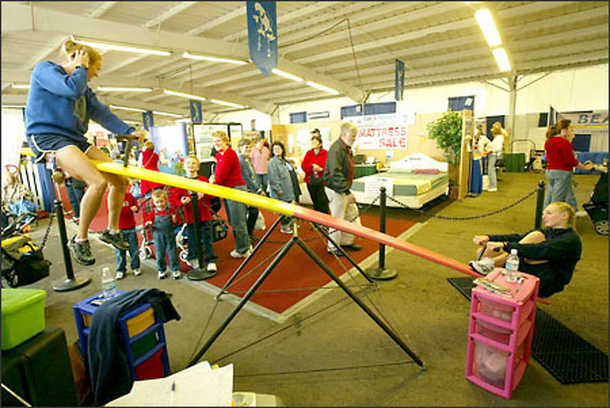 Quest for world teetertotter record has its ups and downs