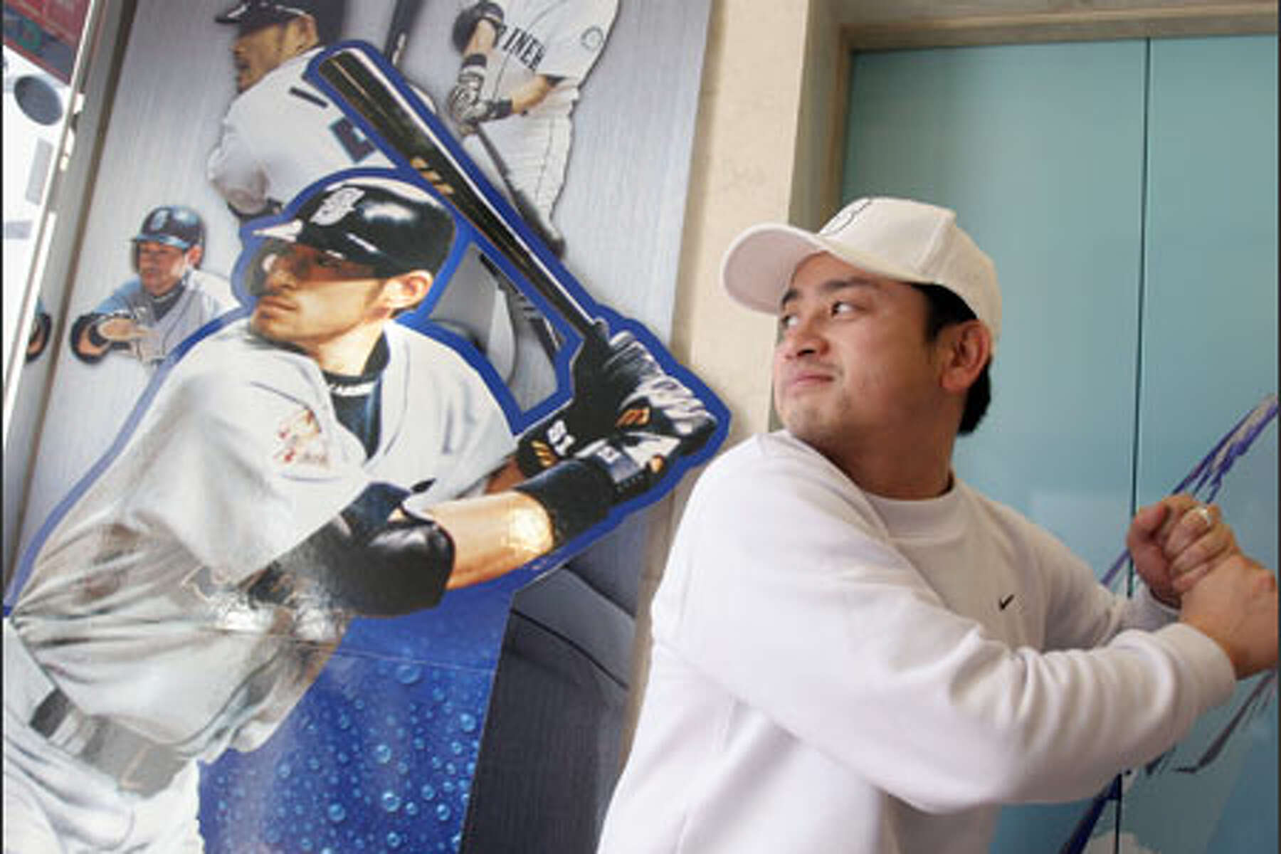 Ichiro inches closer to history