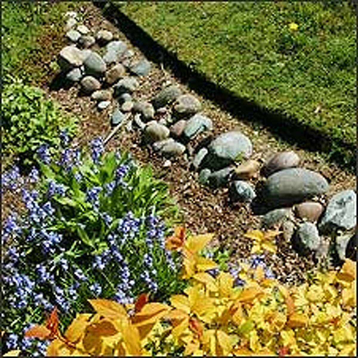 NW Gardens: Edging in your yard is artful -- and helpful