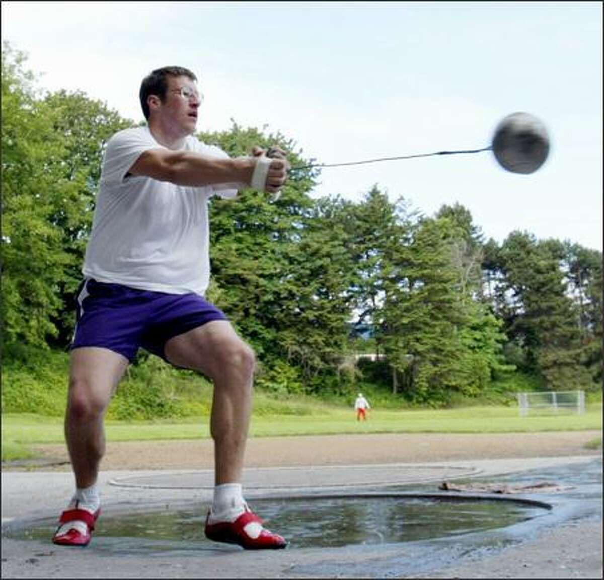 Ball and chain helps UW thrower turn himself around