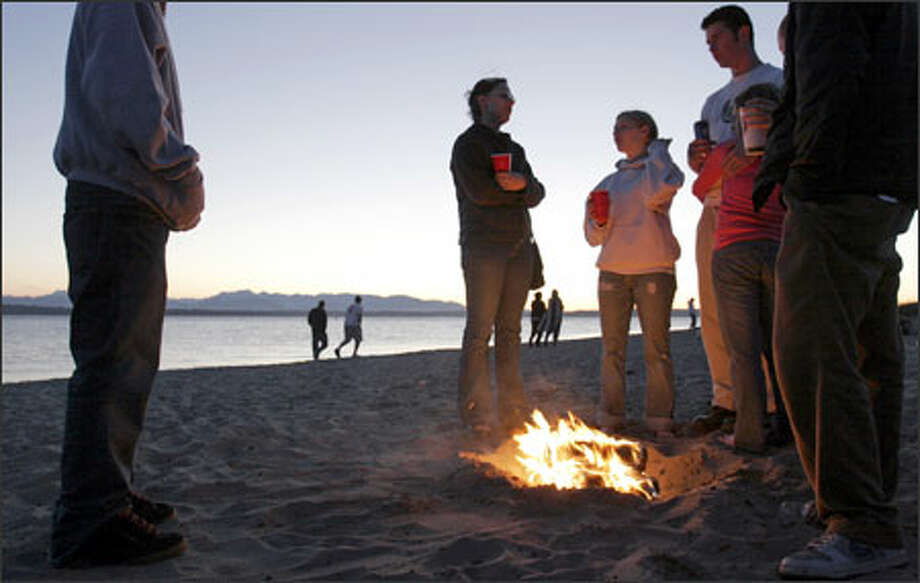 Rules Limiting Beach Bonfires To Grow Tougher Seattlepi Com