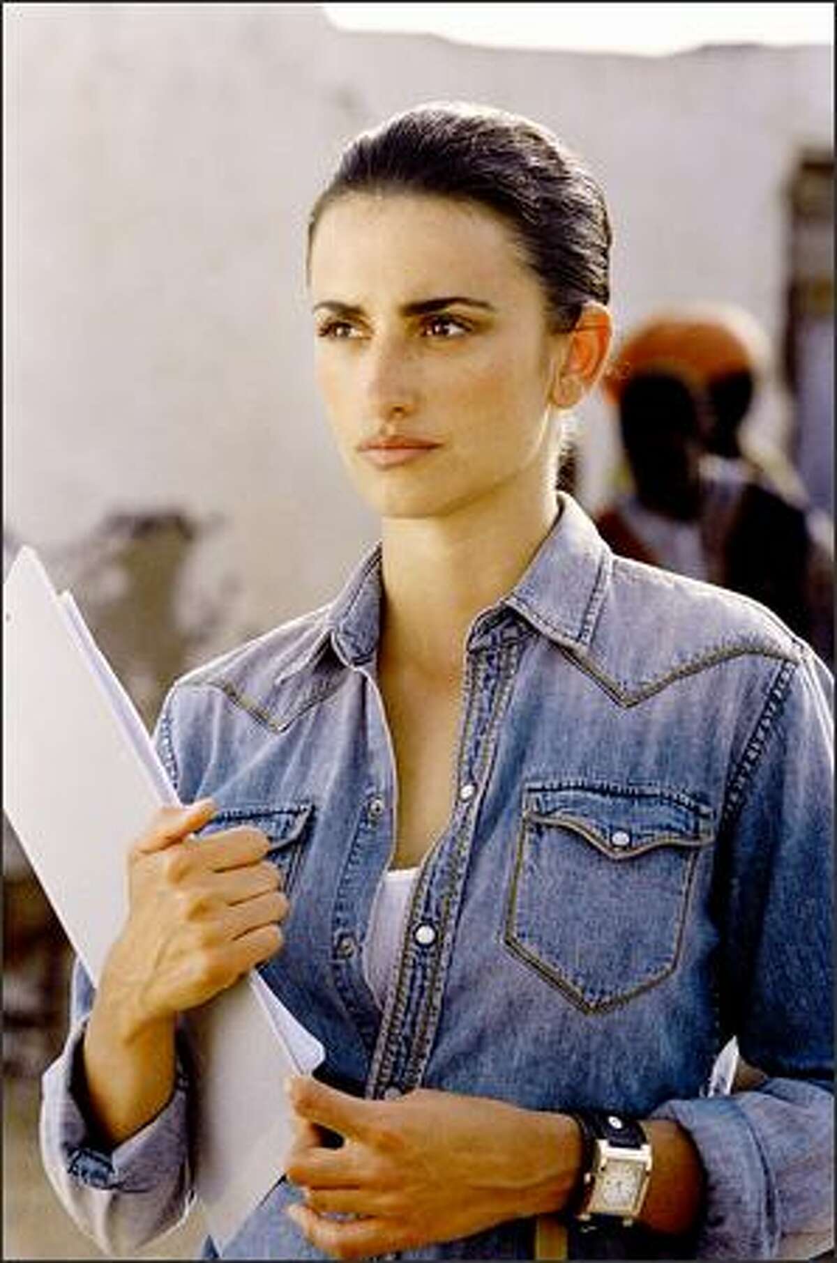Penelope Cruz stars as Eva Rojas, a beautiful and brilliant doctor who believes that a hidden treasure may be connected to a larger problem in "Sahara."