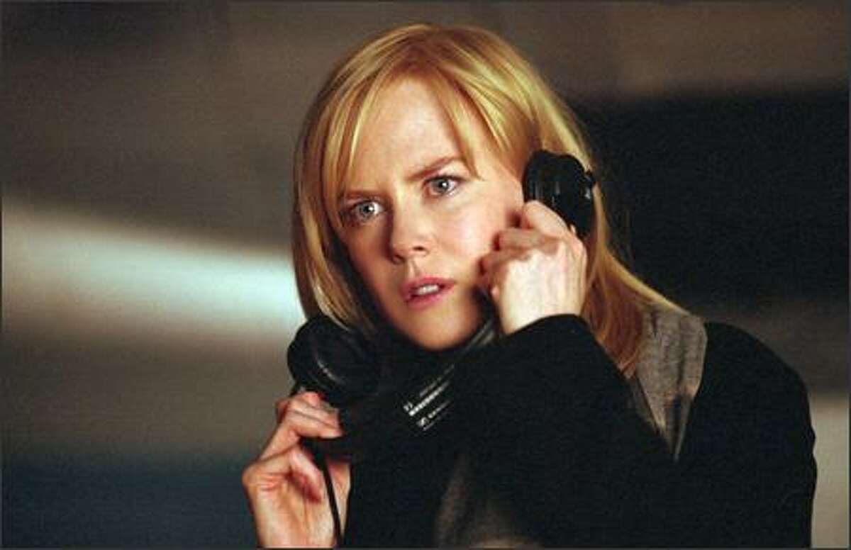 South African U.N. interpreter Silvia Broome (Nicole Kidman) inadvertently overhears a hushed, after-hours conversation in the General Assembly Hall. And what she hears could topple a government...if she can just survive long enough to get someone to believe her.