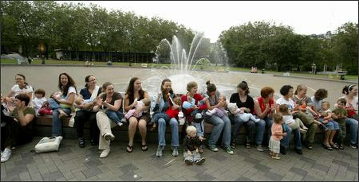 30 mothers participated in a World Breastfeeding event on August 8, 2007 at the Seattle Center International Fountain.