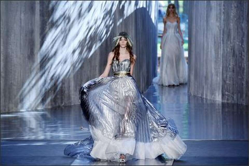 Paris haute-couture (fall-winter 2007) -- Nina Ricci