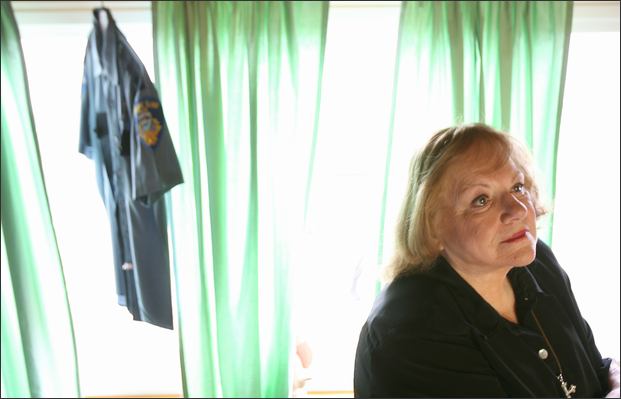 Charges: Seattle crime writer Ann Rule ripped off by sons