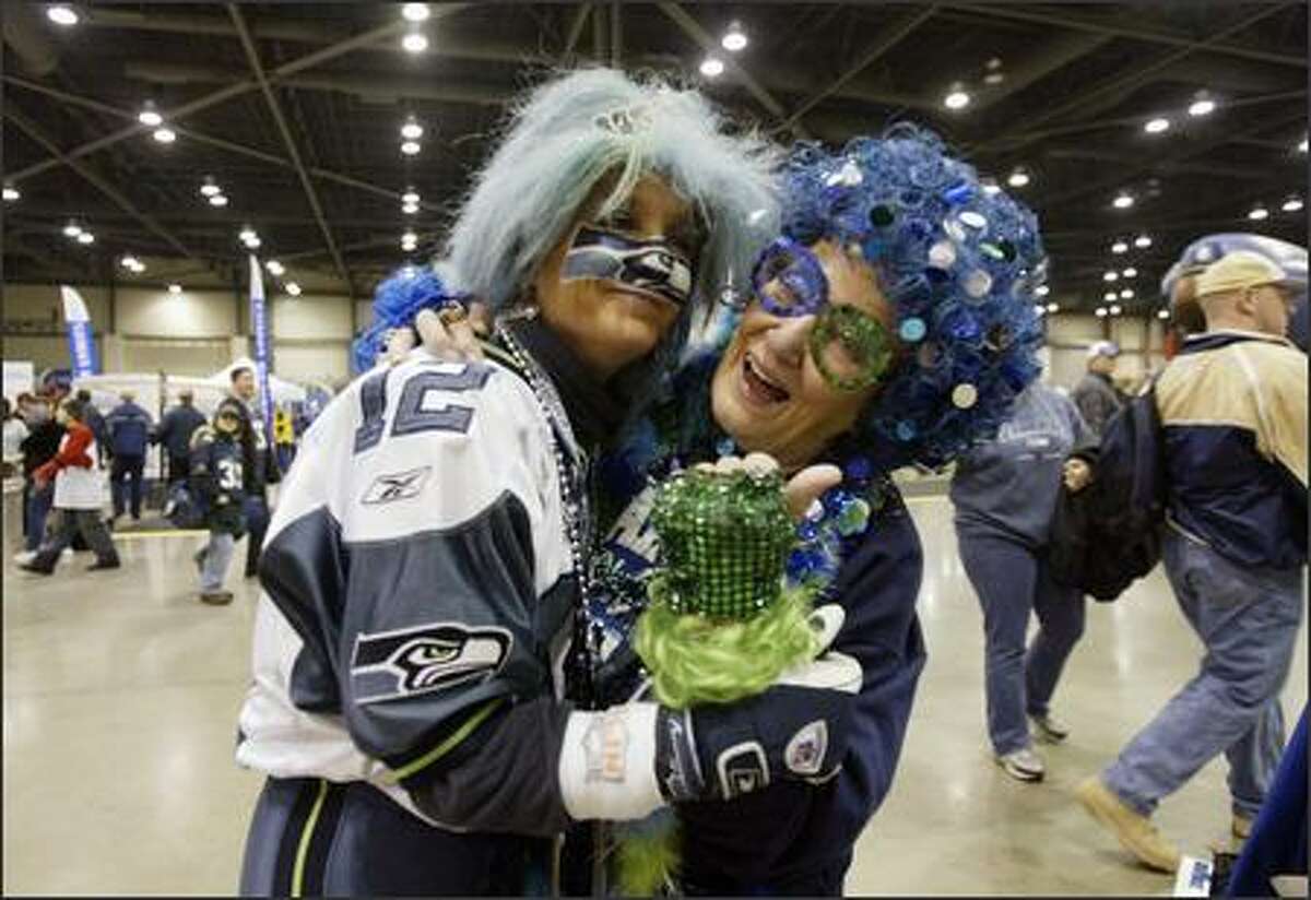 Mr And Mrs Seahawk True Blue Fans