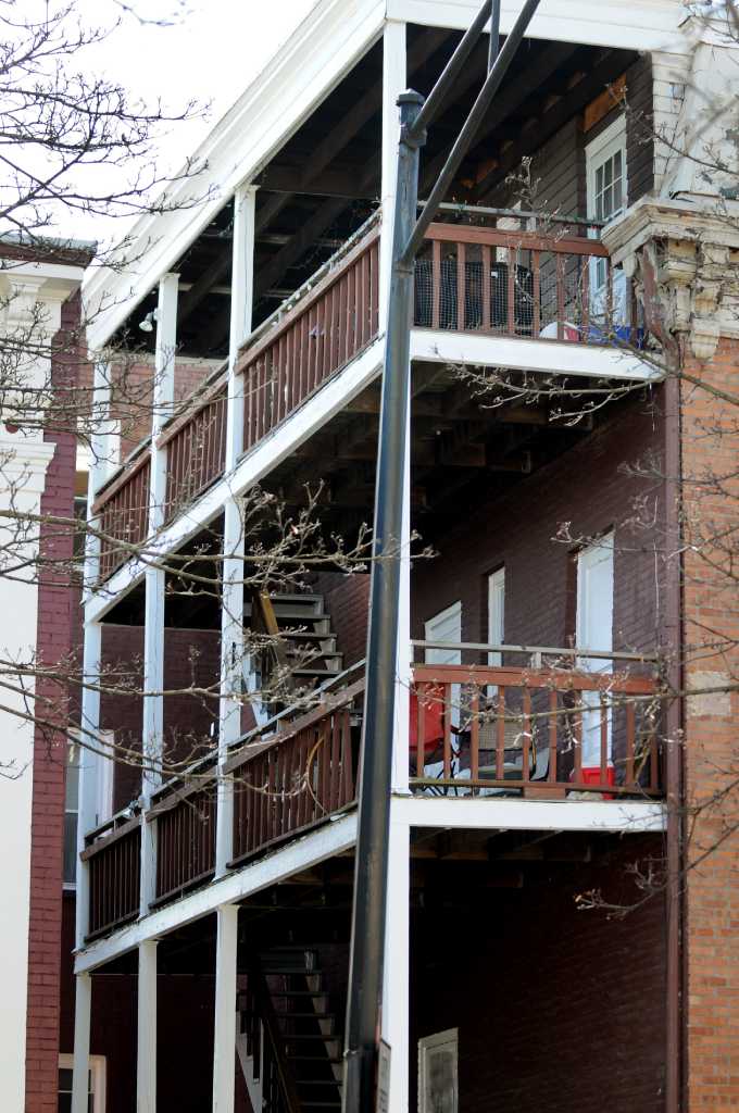 Cops Man falls from balcony, lands in trash bin