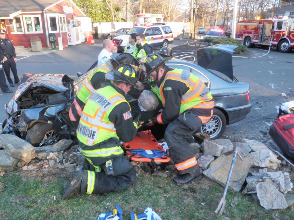 Bmw Vs Bmw Crash In Westport Sends 2 To Hospital