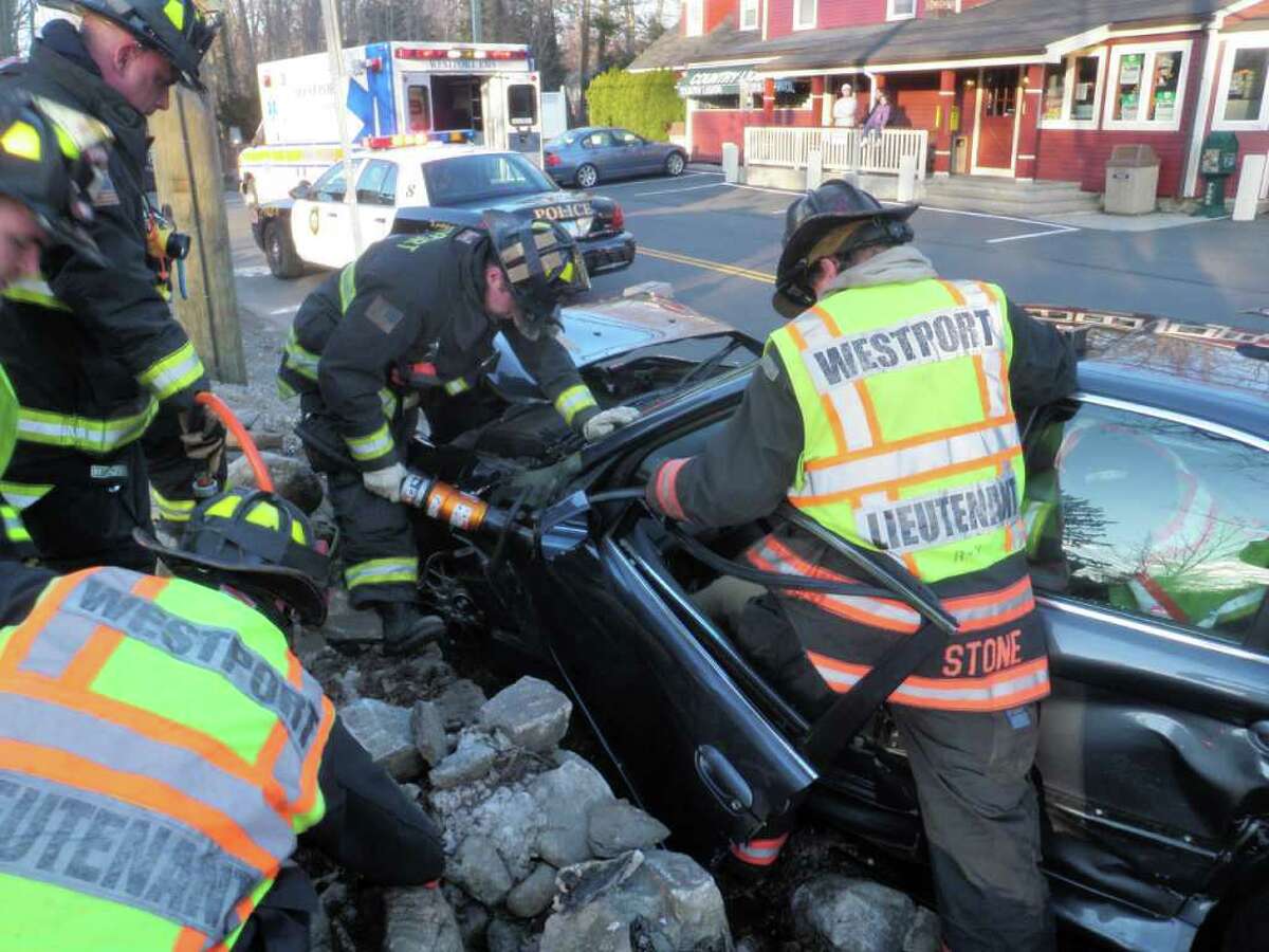 Bmw Vs Bmw Crash In Westport Sends 2 To Hospital