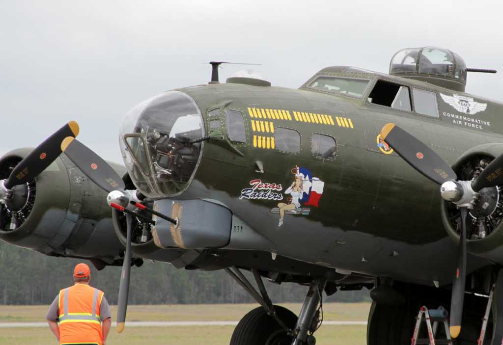 Jasper Air Show takes to skies in Jasper