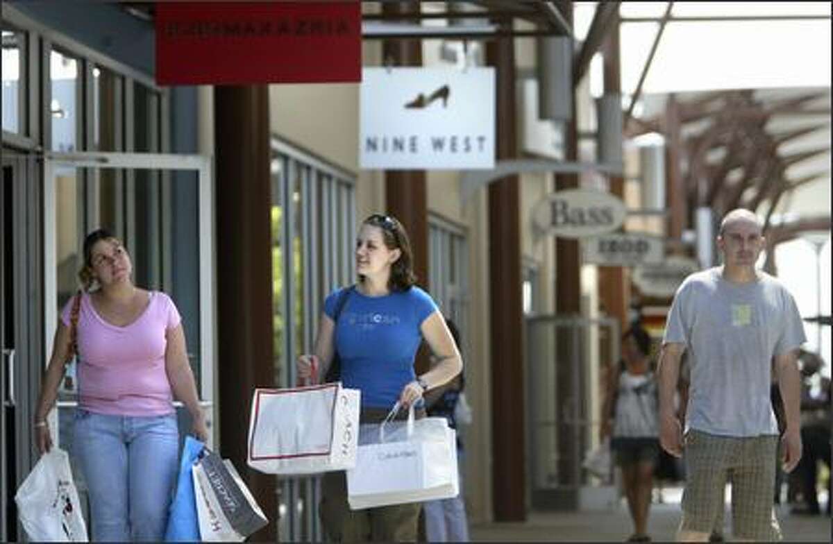 is seattle premium outlets open