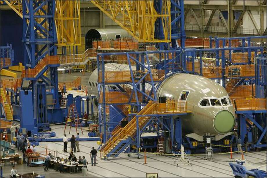 Boeing building planes, and CEO's confidence - seattlepi.com