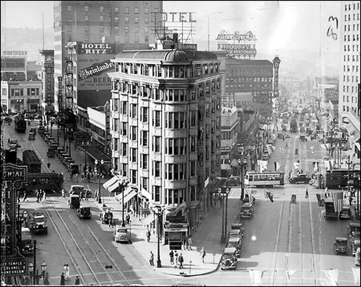 Seattle History: Building a City (1900-28)