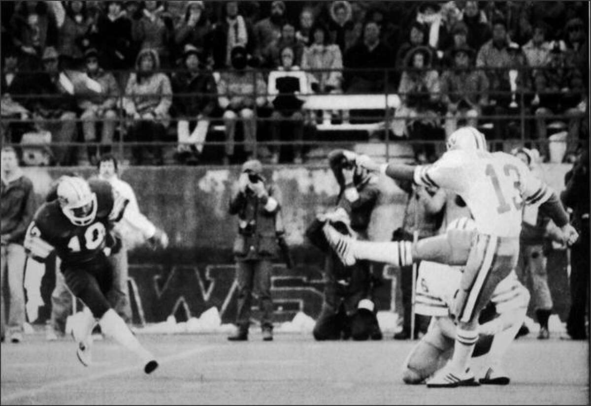 Apple Cup has eerie similarities to ’82