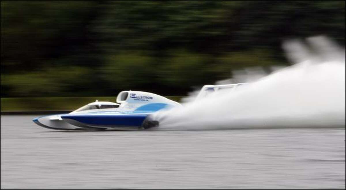 Driver Chip Hanauer takes a test run in the radically new U-787 Salute to Seafair hydroplane, designed with input from The Boeing Co.