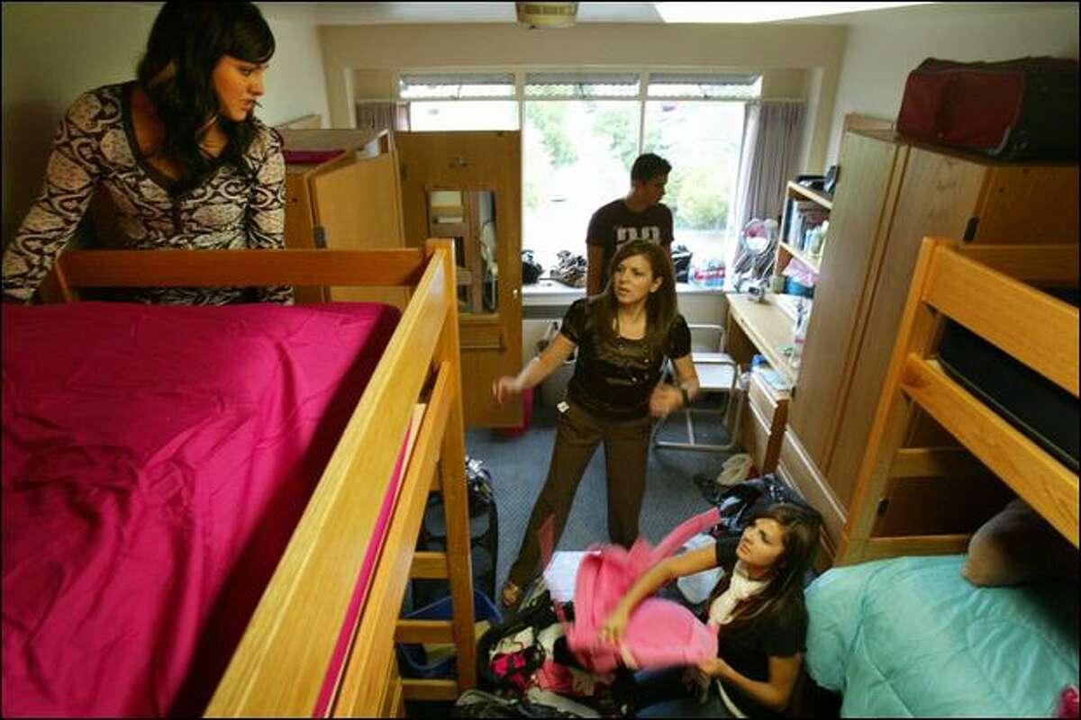 Movein day at UW Home squeeze home