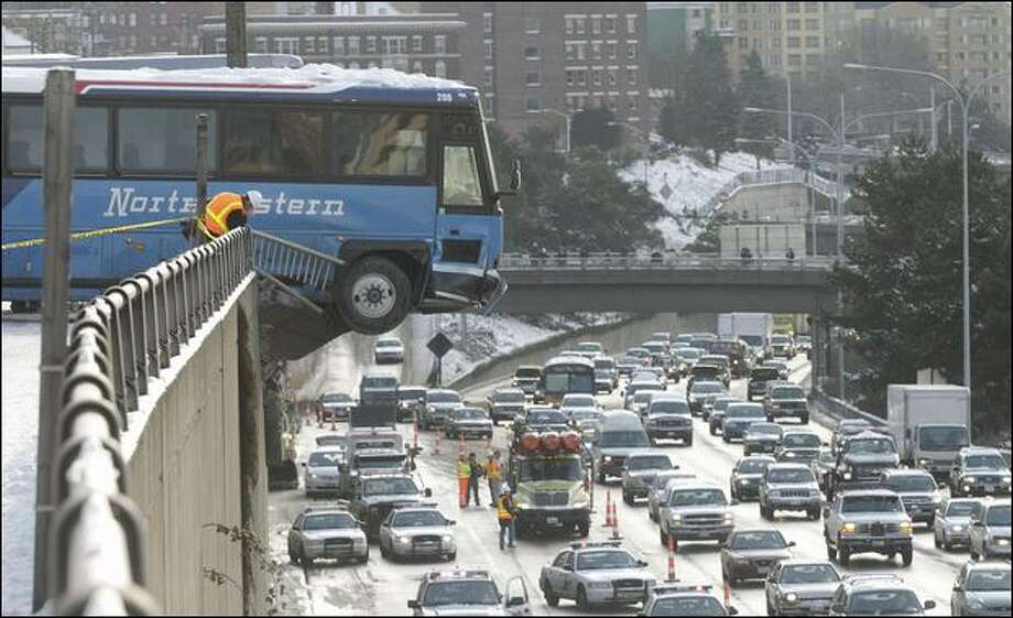Students screamed as bus crashed through I5 barrier