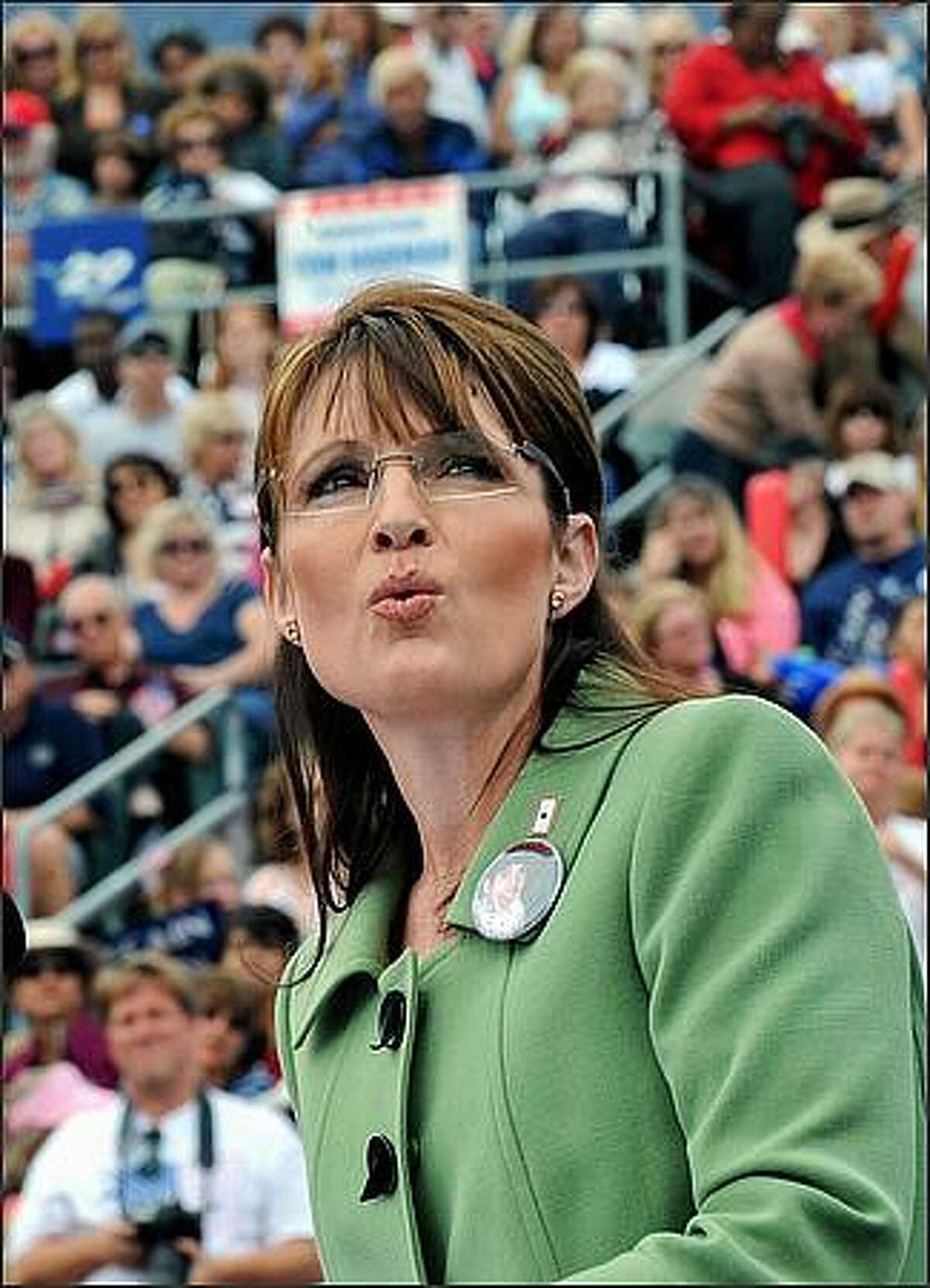 Sarah Palin's shiny sweater not a good choice