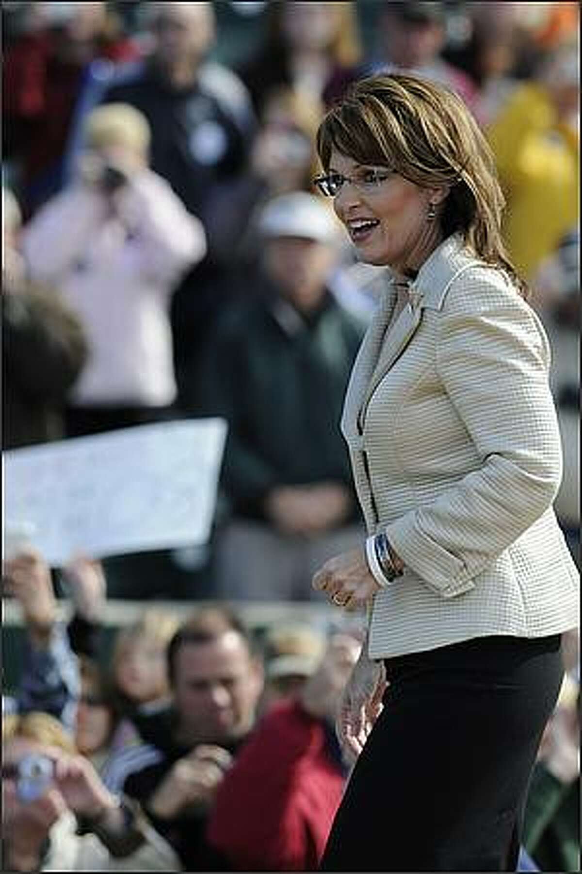 Sarah Palins Shiny Sweater Not A Good Choice 