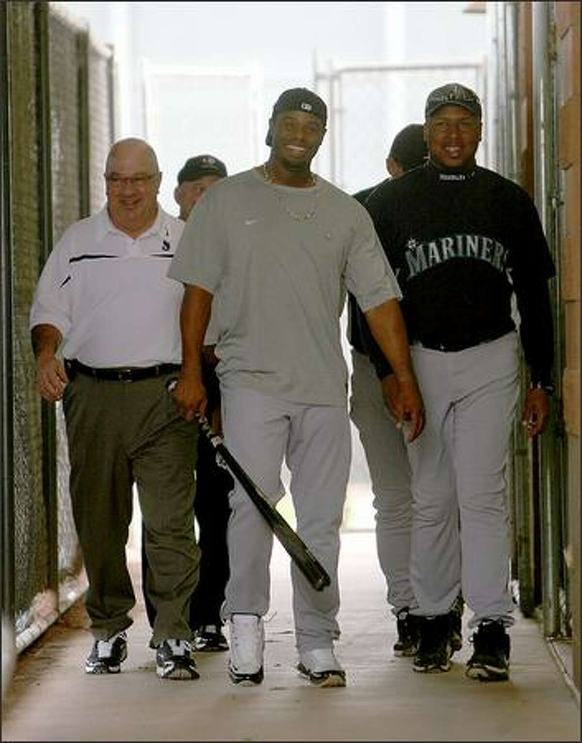 Ken Griffey Jr. arrives at camp (2-21-09)