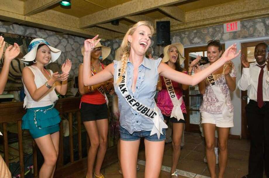 Miss Universe 2009 At Play In The Bahamas
