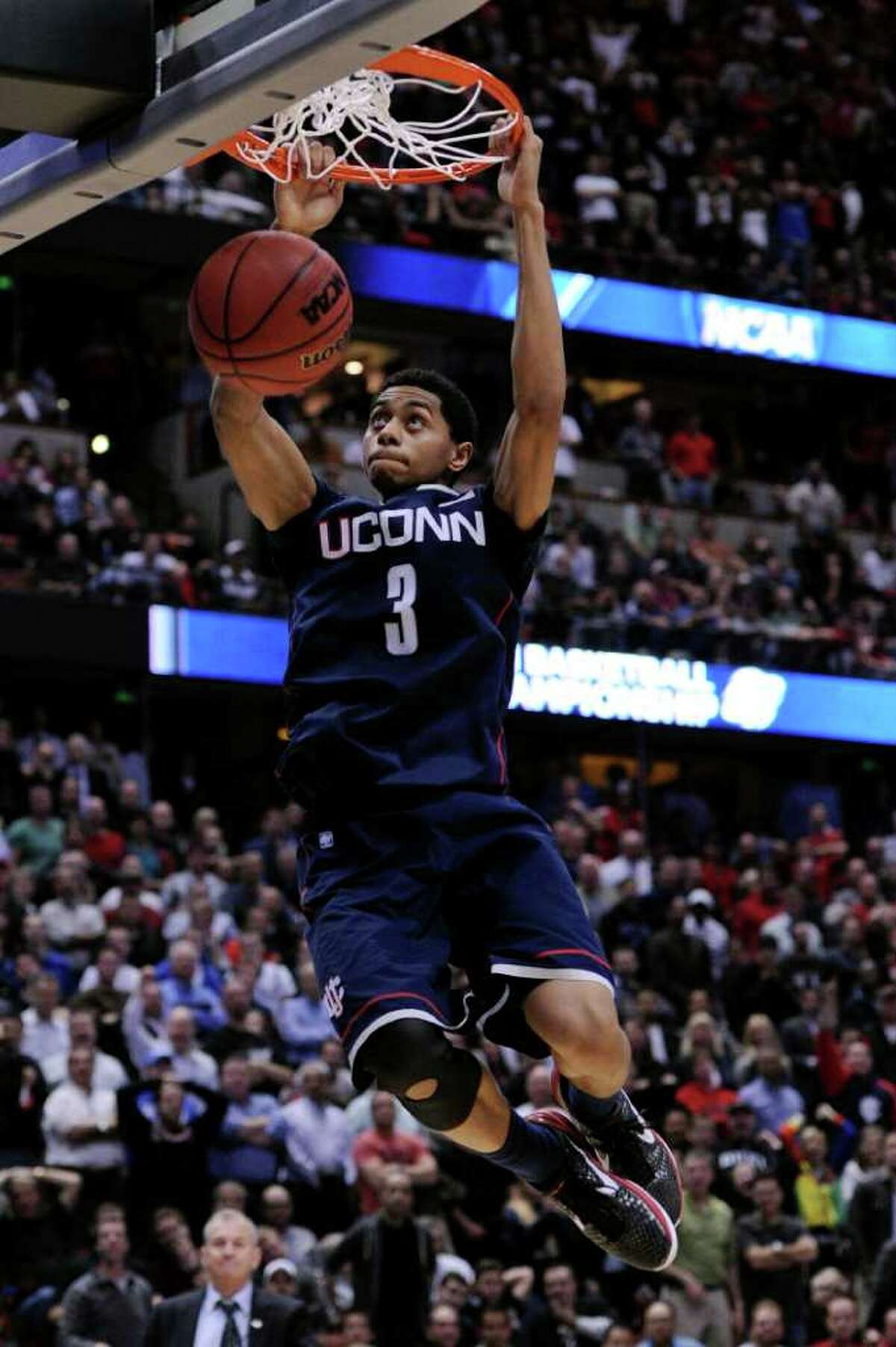 ANAHEIM, CA - MARCH 24: Jeremy Lamb #3 of the Connecticut Huskies dunks the ball towards the end of the game against of the San Diego State Aztecs during the west regional semifinal of the 2011 NCAA men's basketball tournament at the Honda Center on March 24, 2011 in Anaheim, California. (Photo by Harry How/Getty Images) *** Local Caption *** Jeremy Lamb