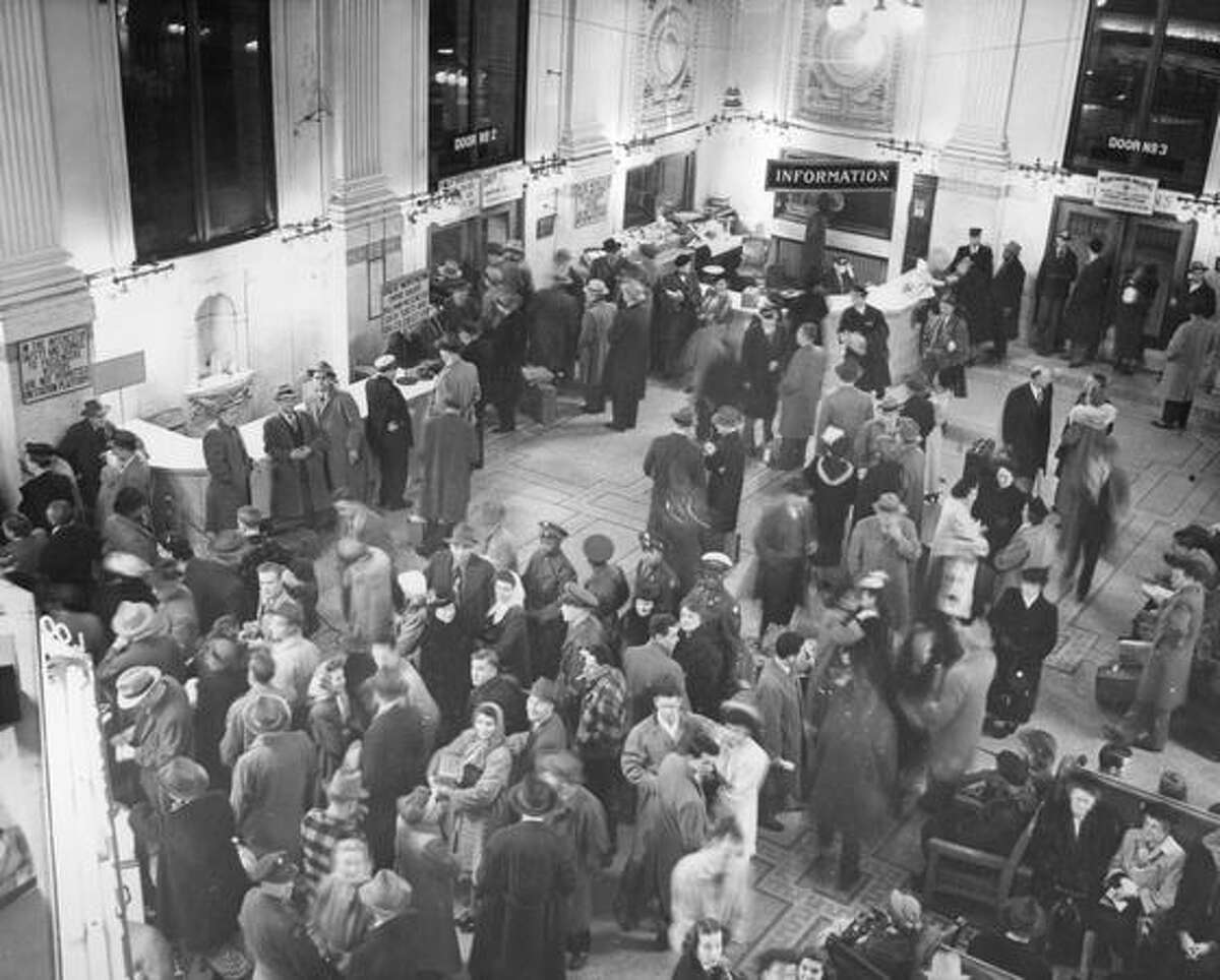 A King Street Station crowd waits for a departure, Feb. 10, 1949. (seattlepi.com file)
