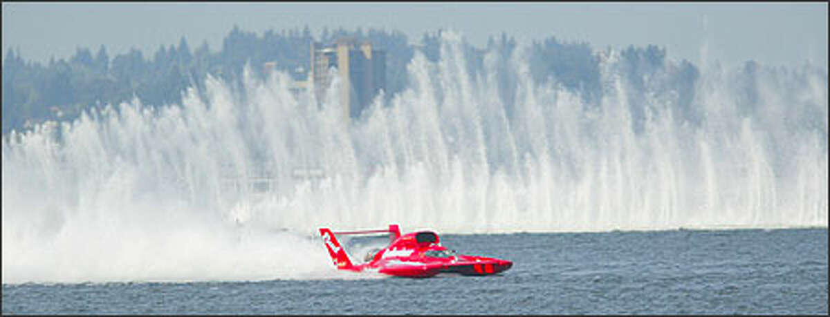Miss Budweiser won for the 16th time at Seafair yesterday, travelling 139.323 mph atop Lake Washington. Driver Dave Villwock leads the points standings with 535, 91 more than Mark Evans of LLumar Window Film.