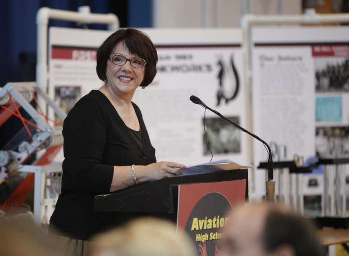 Aviation High School Students Ride New Boeing 737800