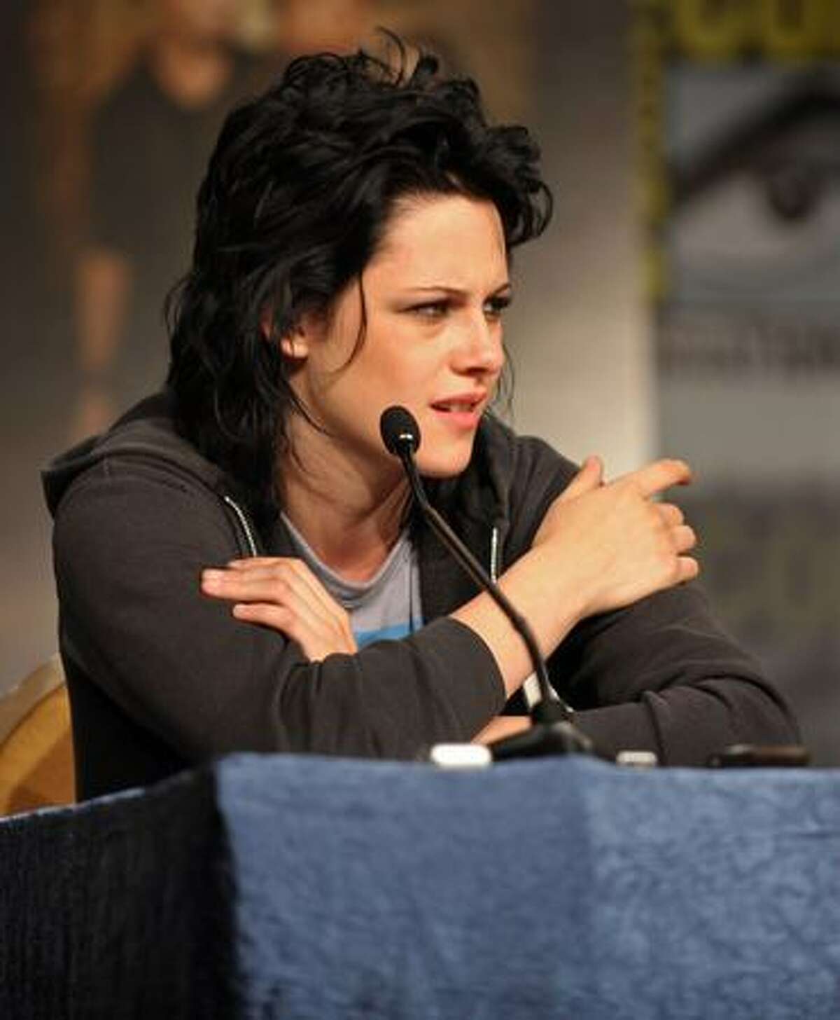 Actress Kristen Stewart speaks at "The Twilight Saga: New Moon" press conference during Comic-Con 2009 held at San Diego Convention Center in San Diego, California.