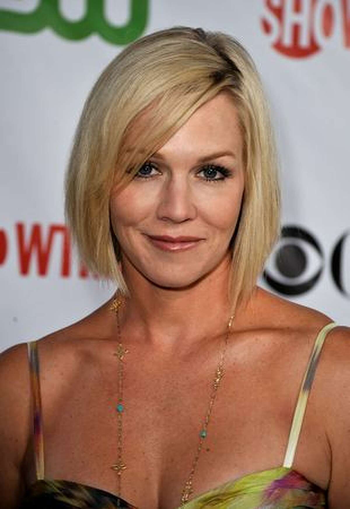 Actress Jennie Garth arrives at the CBS, CW, CBS Television Studios & Showtime TCA party held at the Huntington Library in Pasadena, California.