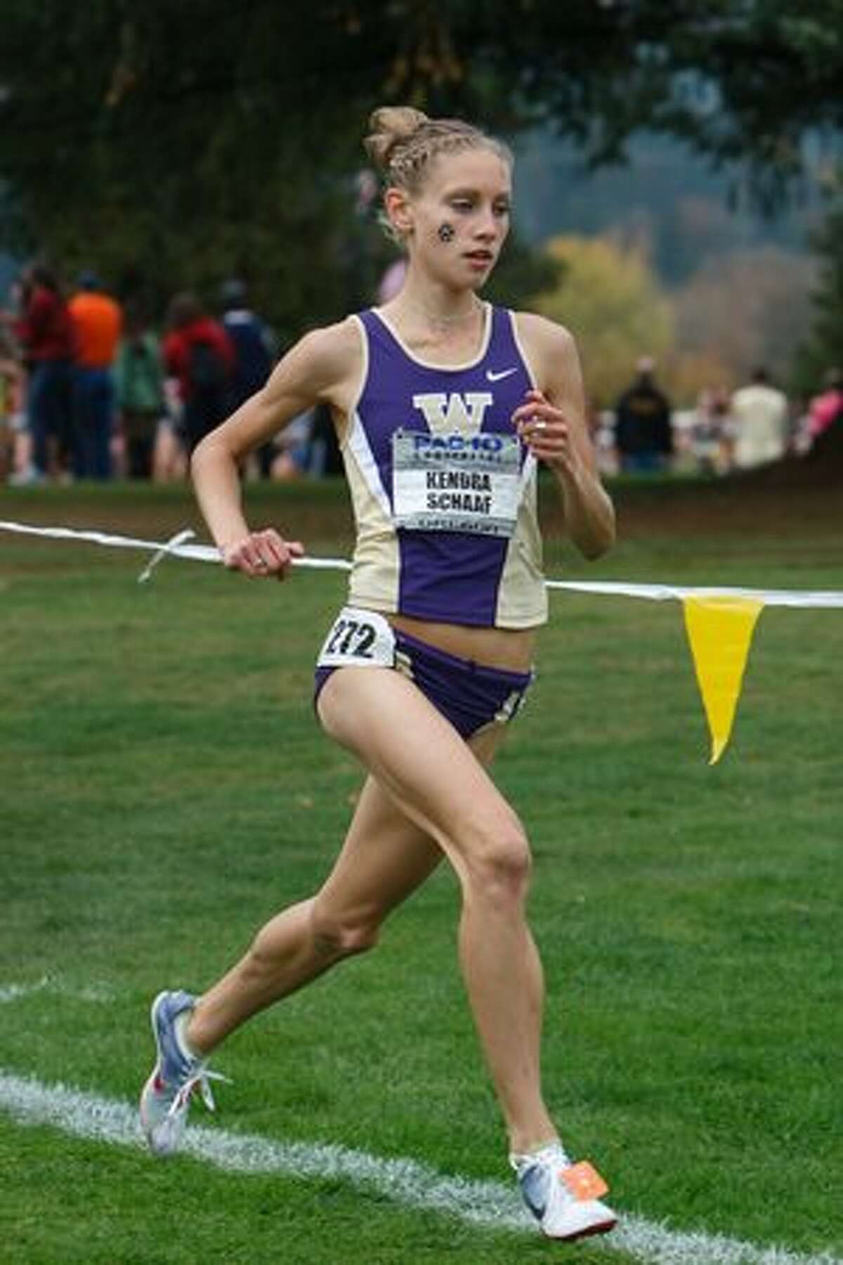 Kendra Schaaf running at the 2008 Pac 10 x country championships