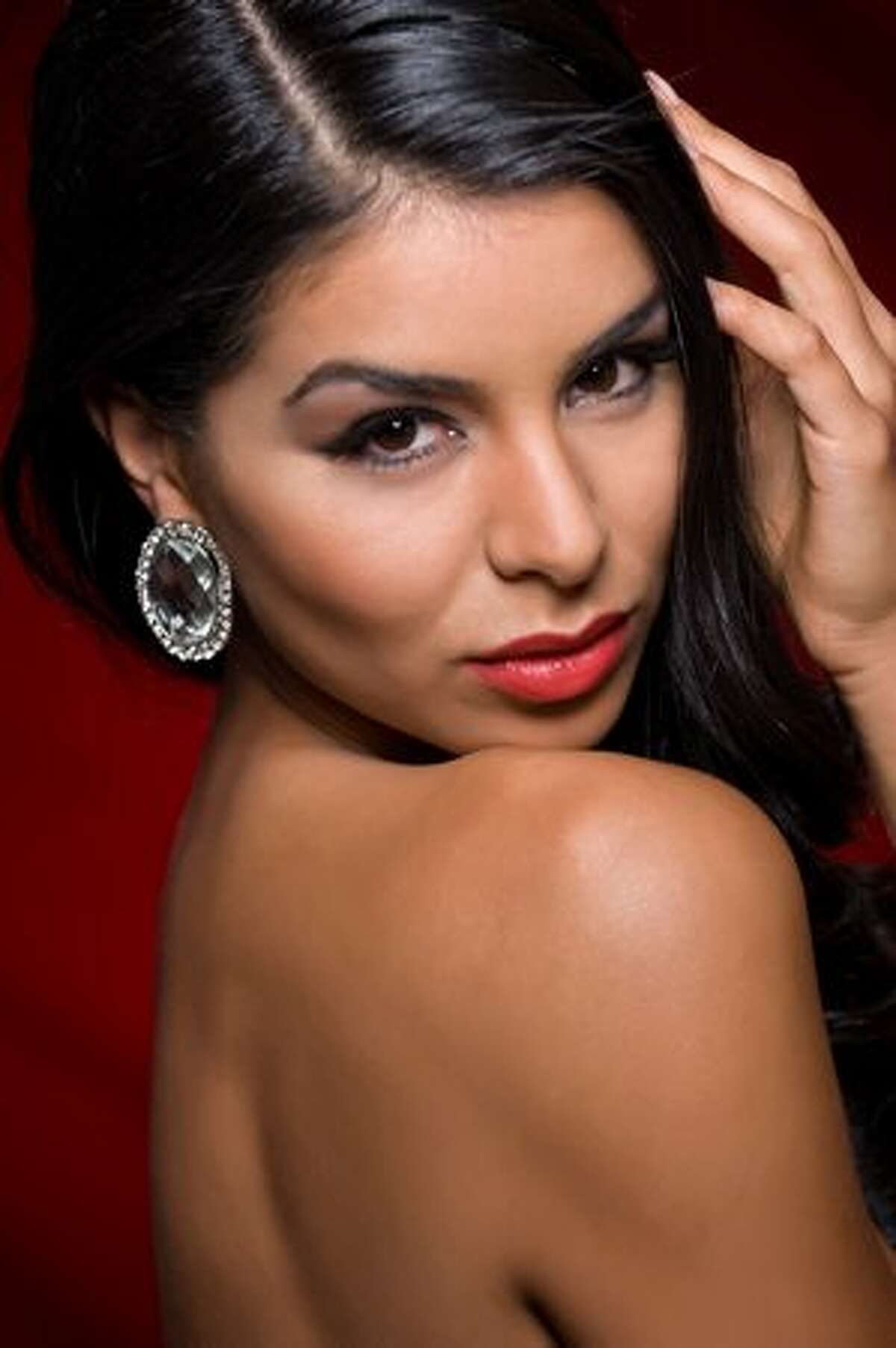 Former Miss Usa Fakih Faces Drunken Driving Trial 