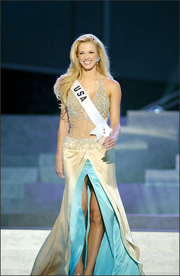 Miss Universe (2004) -- Presentation Show Gowns 4 - seattlepi.com