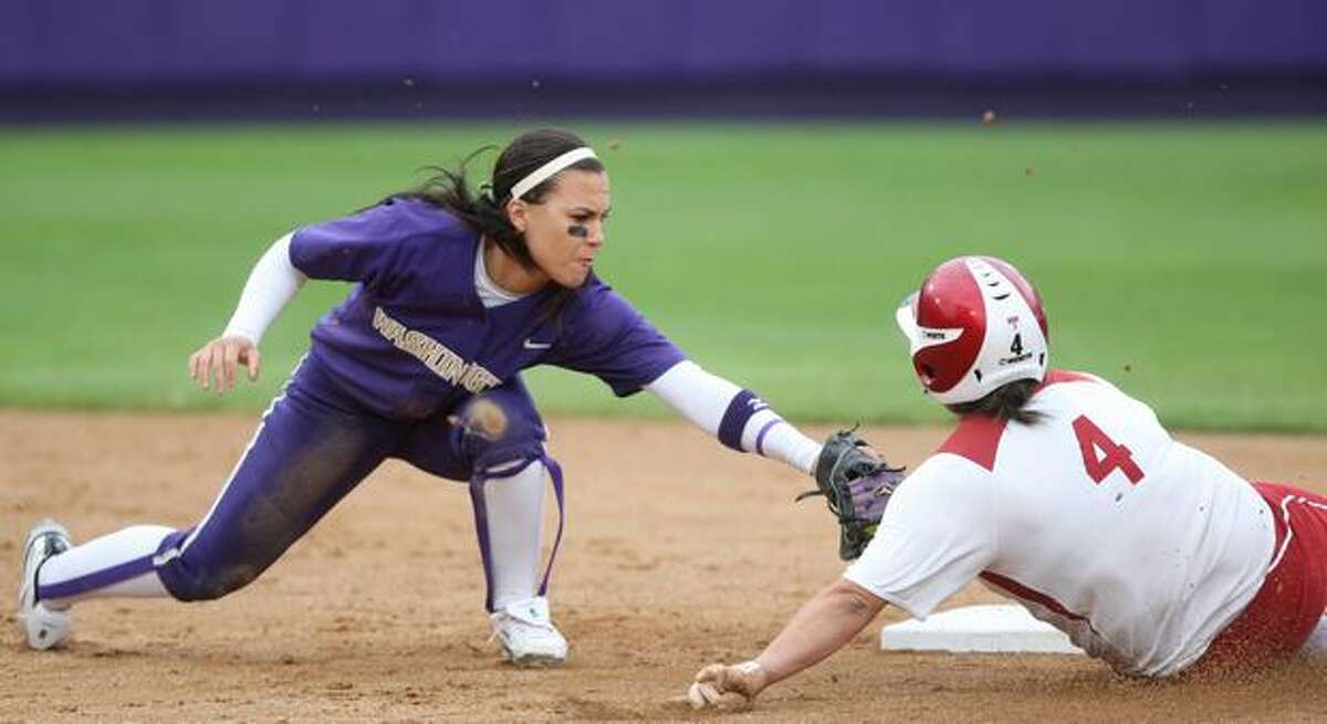 UW Softball Super Regionals