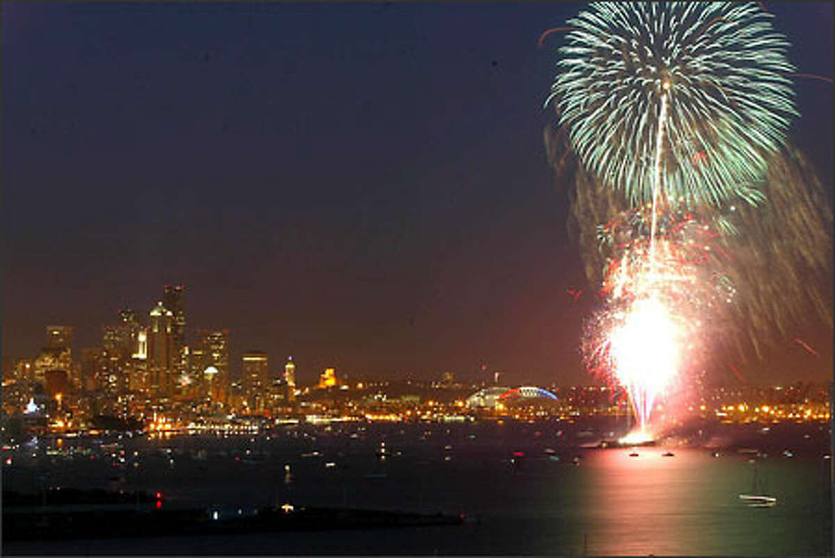4th july fireworks downtown seattle