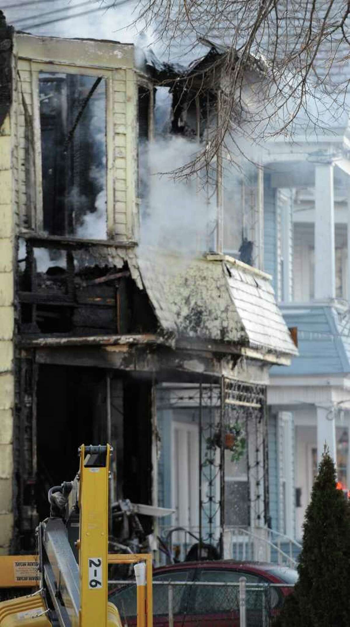 Three injured in Schenectady house fire