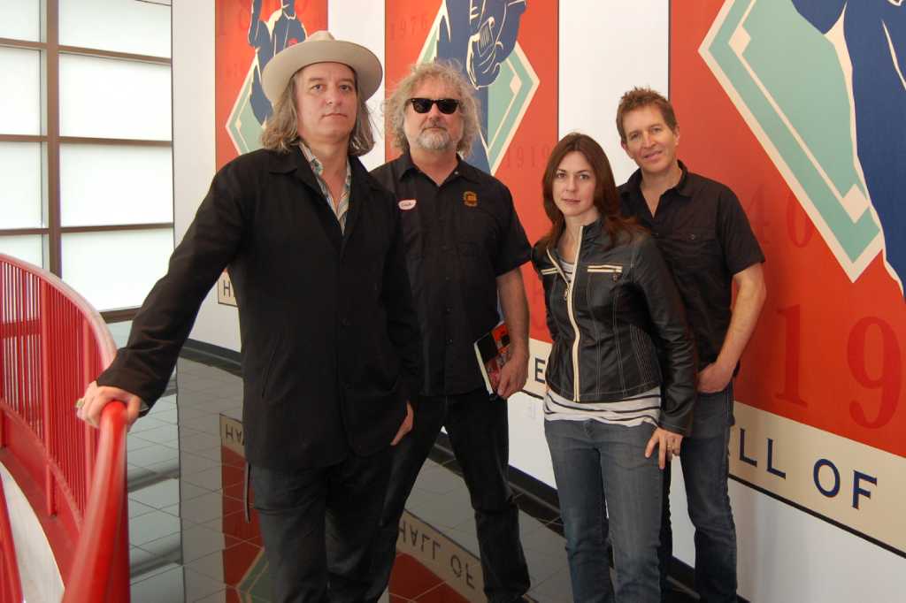 Rockers pitch songs that score